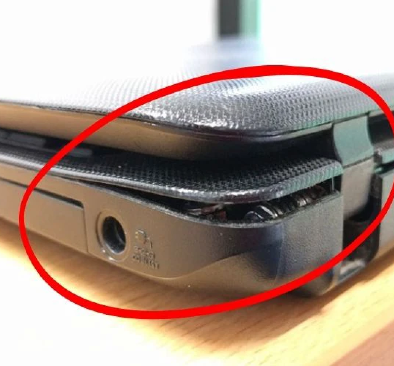 SỬA BẢN LỀ LAPTOP